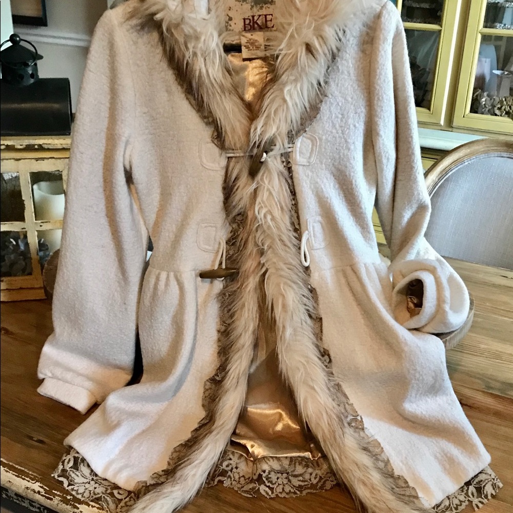 BKE Coat with fur hood (medium)